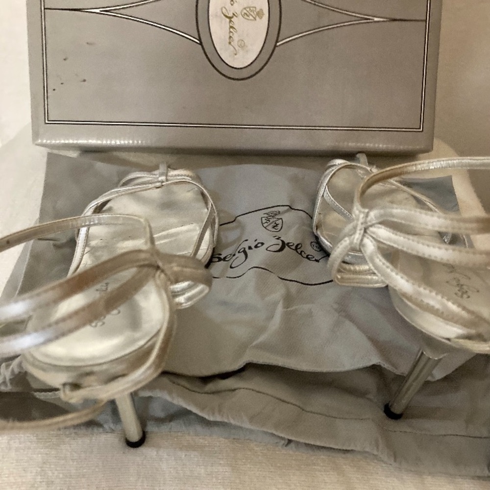 Sergio Zelcer Silver, strappy, heels. Size 10